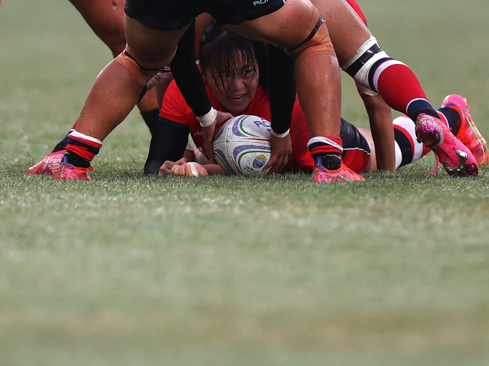 AYX-半决赛巅峰对决！洞庭独角兽队小胜江畔鲨队队，橄榄球赛场再起波澜；赛后更衣室沸腾的简单介绍