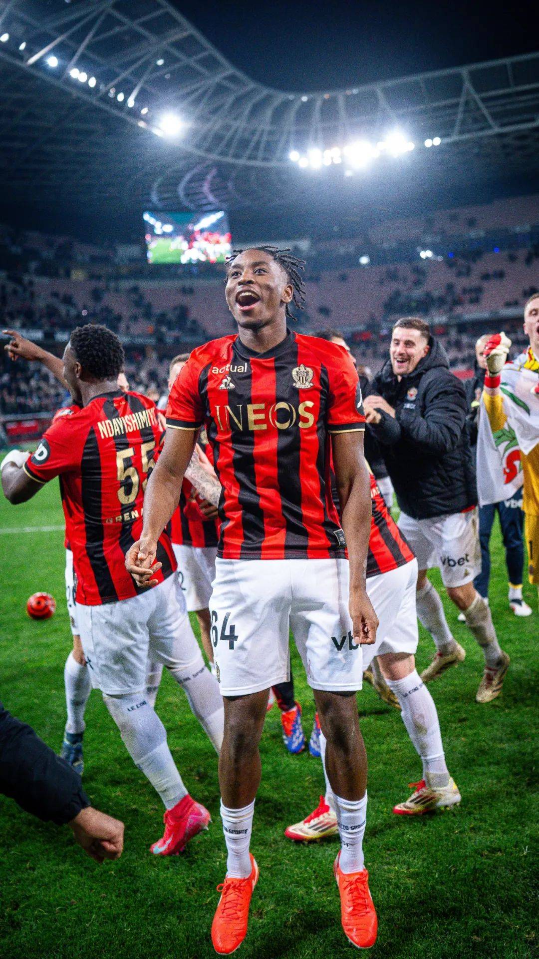 尼斯发布备战花絮，今晨内部沟通，欧冠任务艰巨，轮换策略成焦点的简单介绍